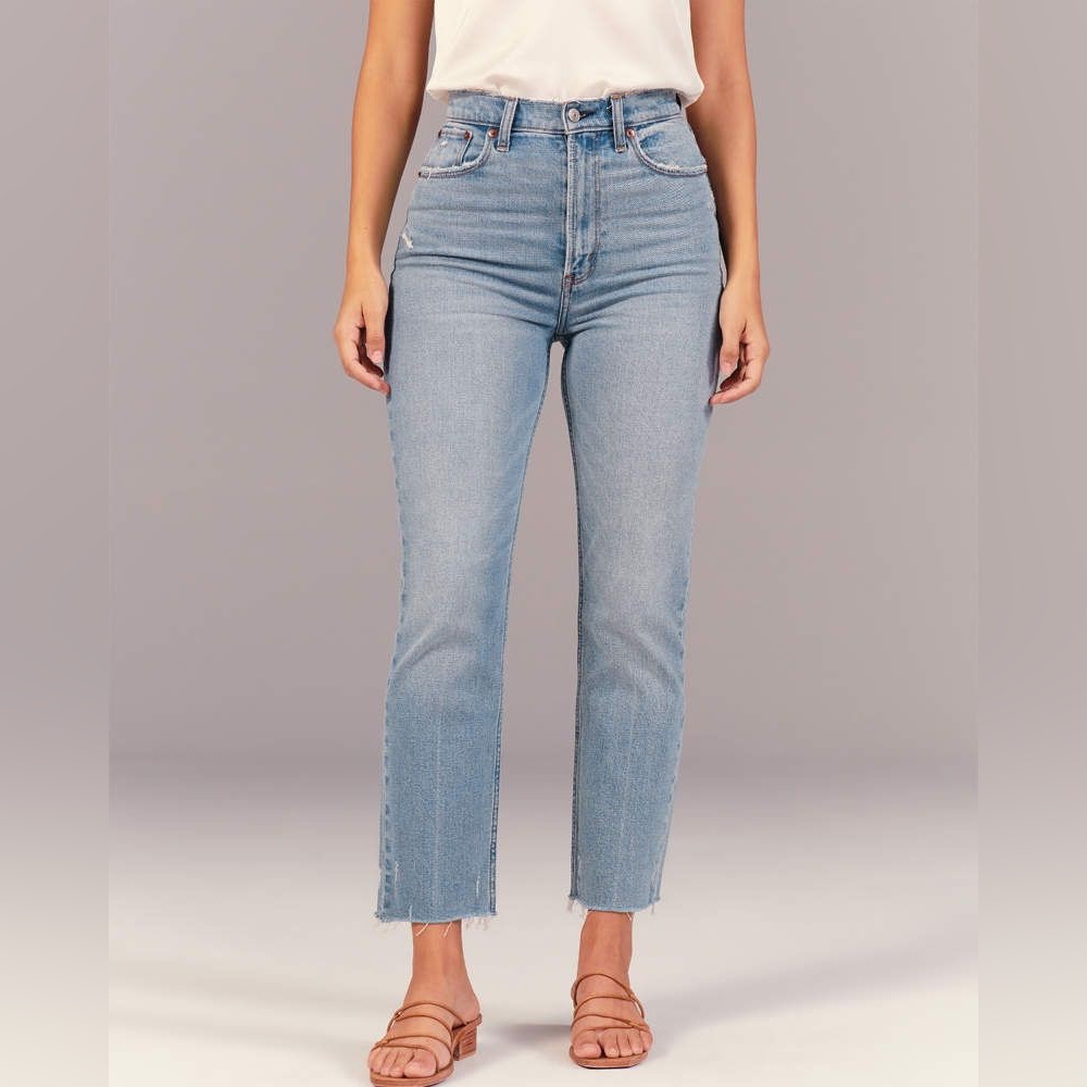 EUC Abercrombie & Fitch Curve Love Ultra High Rise Ankle Straight Jean US 25